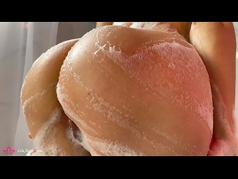 ❤️ Bà thủ dâm âm hộ với máy rung đến cực khoái mãnh liệt trong vòi hoa sen Porn video  tại khiêu dâm% vi.sexycamse.top%